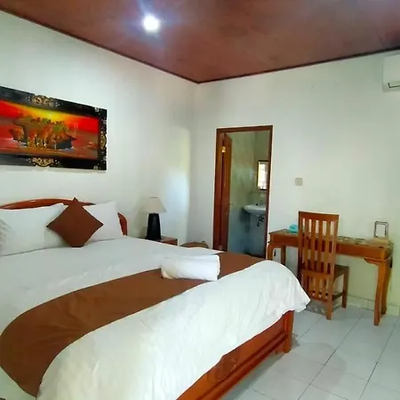 Serongga Guest House Lebih Exterior foto