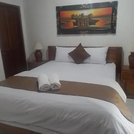 Serongga Guest House Lebih Exterior foto